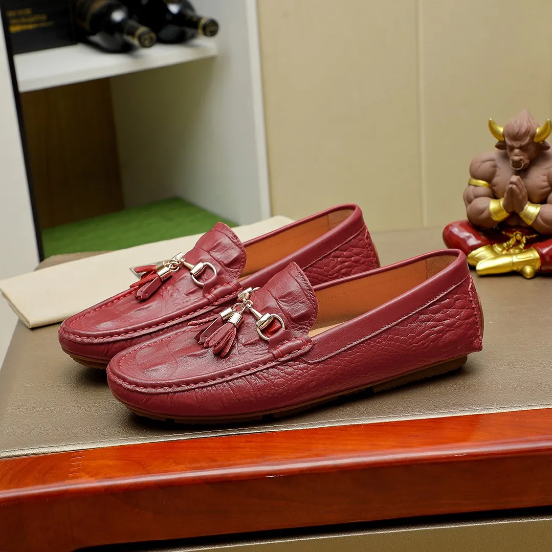 Men's shoes💰360💰🕷🕷️【 GUCCI 】Gucci's best-selling trendy men's casual slip-on shoes 🇨🇳Official website original 1:1 mold 💯Original quality, fine workmanship ☘Fashionable and versatile, perfect shape, comfortable on the feet 🍓Trendy men's recommended model, imported cowhide on the top layer 🎋High-quality pigskin lining, rubber wear-resistant and non-slip outsole, high-end atmosphere, worth owning 🍉Optional 38-44